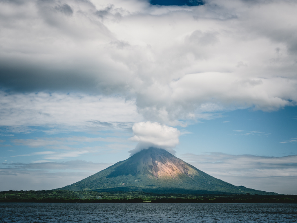 mountain-under-white-cloudy-sky-3470872.jpg mountain-under-white-cloudy-sky-3470872.jpg