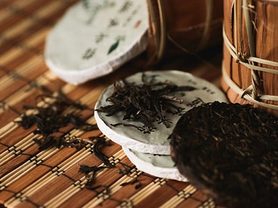 Чем пуэр отличается от обычного чая: ферментация, вкус и выдержка